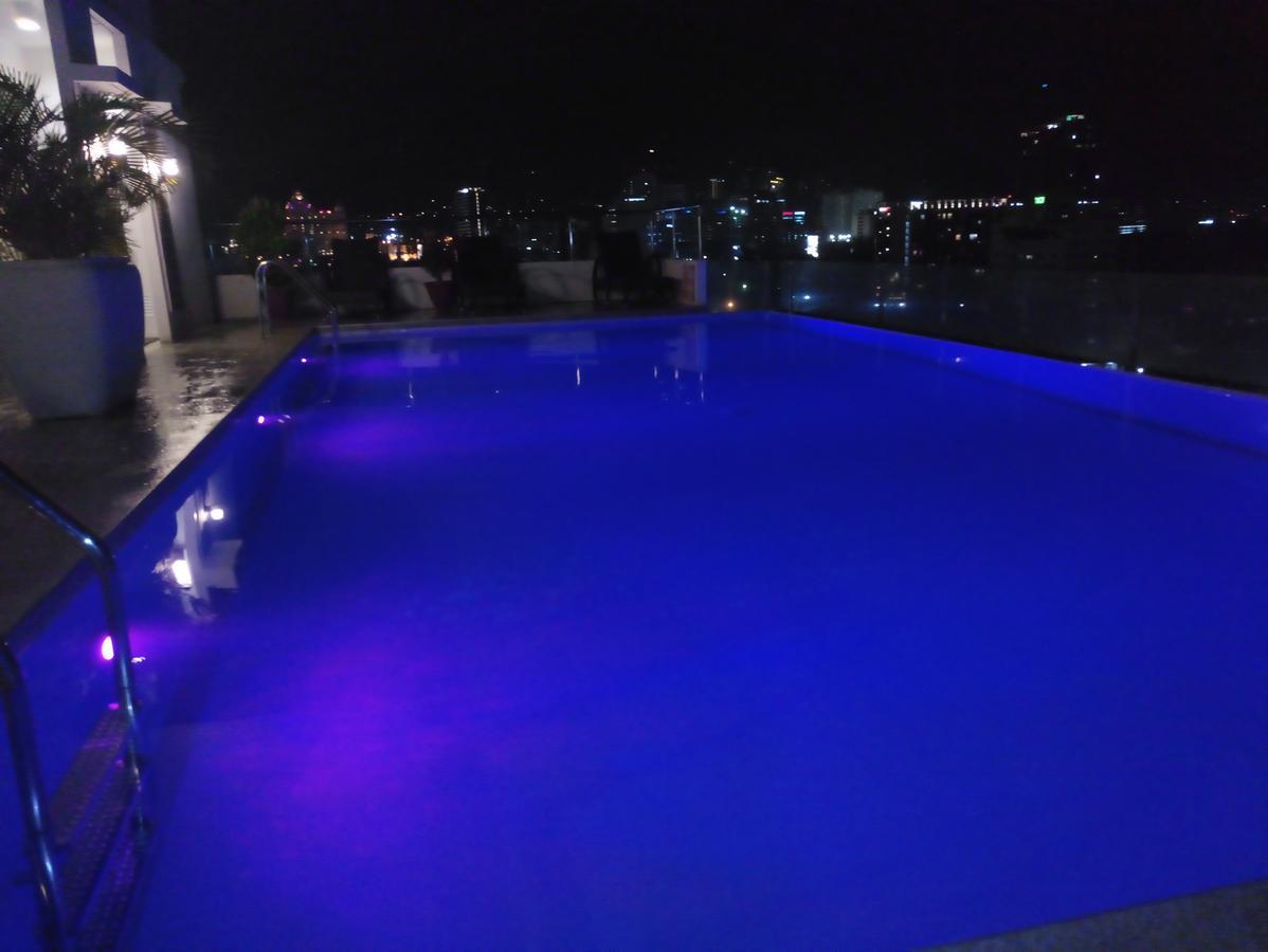 2405 Mabolo Garden Flats Appartamento Cebu Esterno foto
