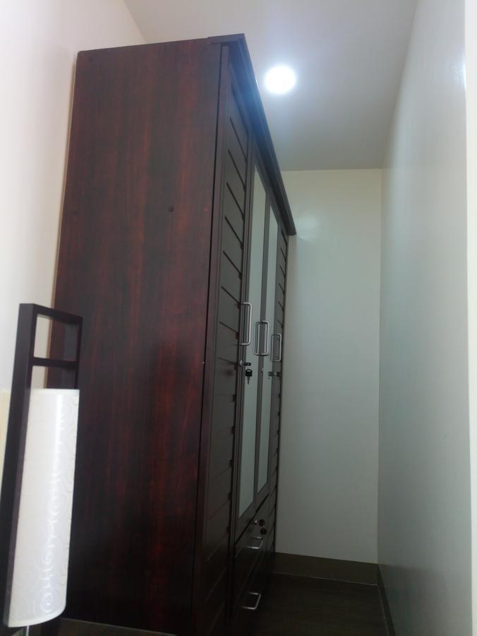 2405 Mabolo Garden Flats Appartamento Cebu Esterno foto
