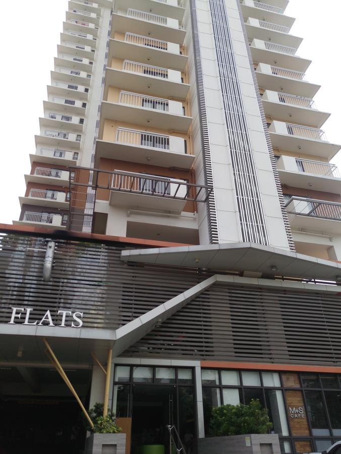 2405 Mabolo Garden Flats Appartamento Cebu Esterno foto