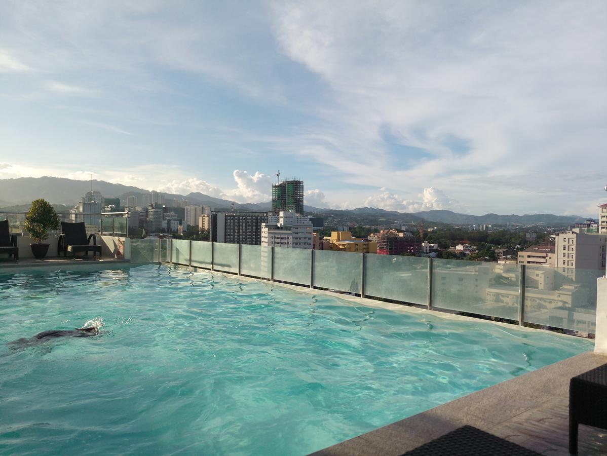 2405 Mabolo Garden Flats Appartamento Cebu Esterno foto